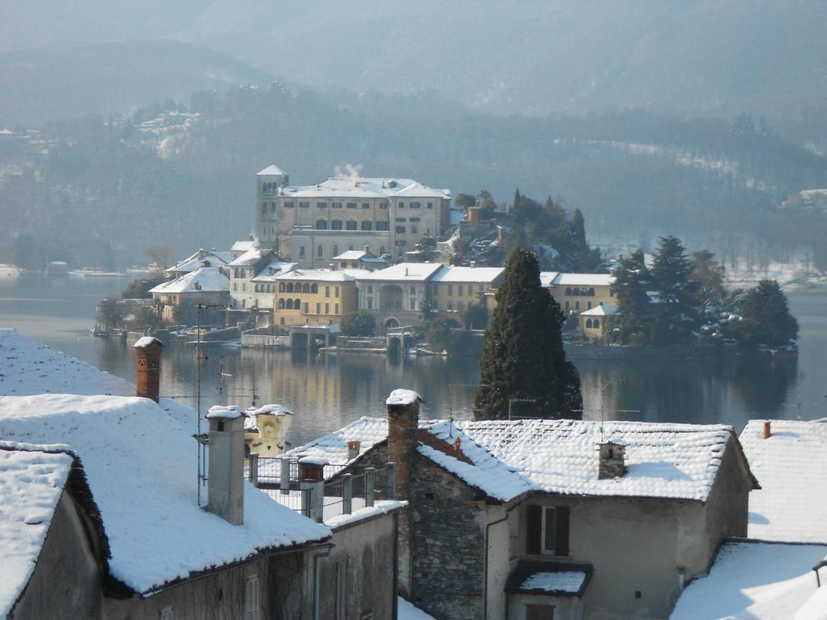 Apartments Cusius And Horta Orta San Giulio Ruang foto